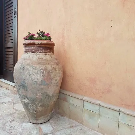 Maremosso Oda ve Kahvaltı 3*